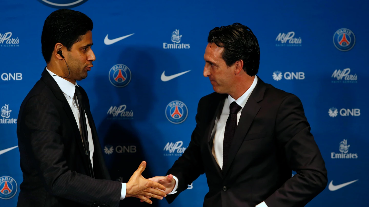 Emery saluda a Nasser Al-Khelaifi Emery saluda a Nasser Al-Khelaifi