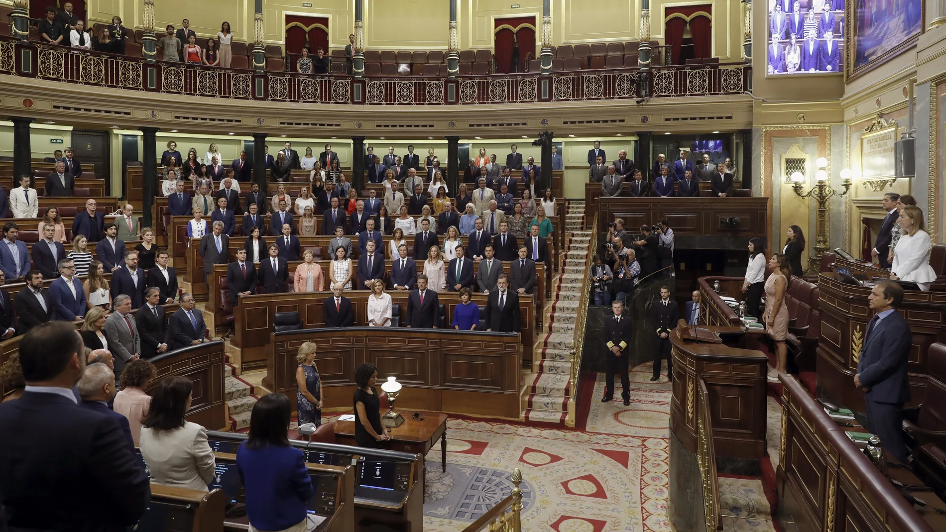 Minuto de silencio en el Congreso por las víctimas de los atentados en Cataluña