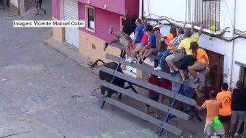 Un toro deja seis heridos durante los festejos taurinos de Serra, Valencia
