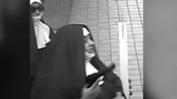 El FBI busca a dos mujeres que intentaron atracar un banco disfrazadas de monja