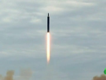Pyongyang difunde las primeras imágenes del lanzamiento del misil norcoreano Pyongyang difunde las primeras imágenes del lanzamiento del misil norcoreano