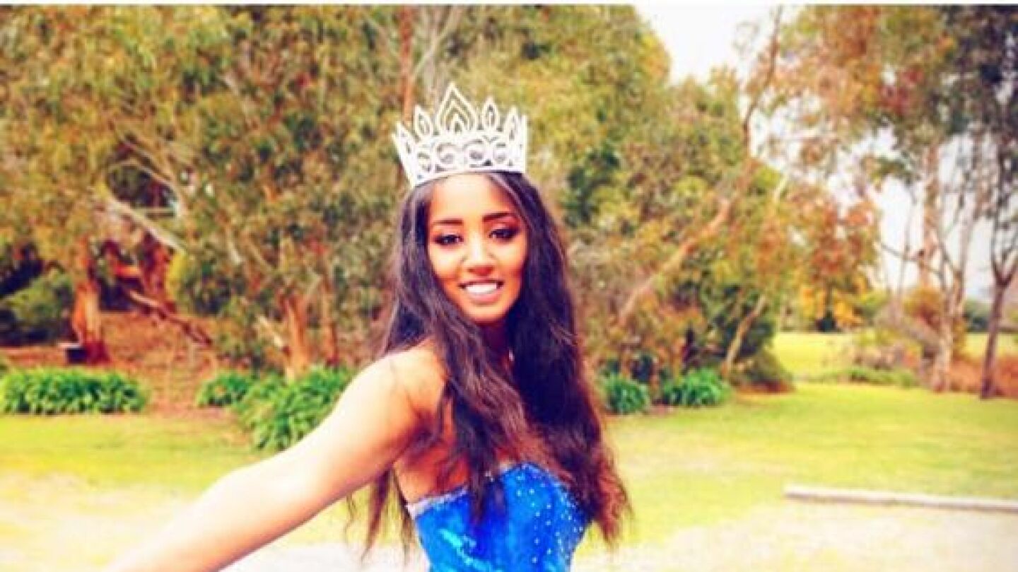 Zoiey Smale, Miss Reino Unido renuncia a su t&iacute;tulo tras pedirle que adelgazara: