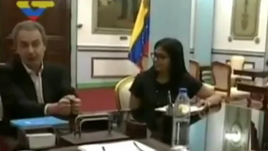 Nicolás Maduro y el expresidente Zapatero se reúnen para impulsar el diálogo en Venezuela Nicolás Maduro y el expresidente Zapatero se reúnen para impulsar el diálogo en Venezuela