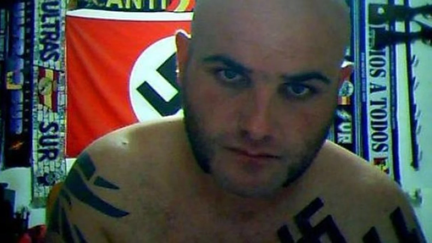 Miguel Antonio Requera, 'El Rambo del Bierzo', rodeado de simbología nazi Miguel Antonio Requera, 'El Rambo del Bierzo', rodeado de simbología nazi