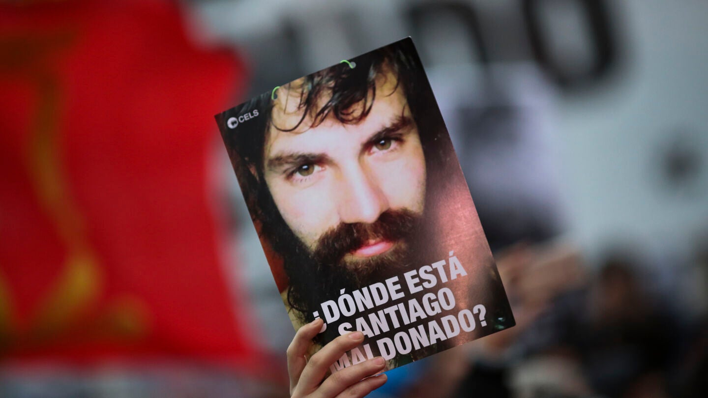 Manifestantes exigen al Gobierno esclarecer la desaparici&oacute;n de Santiago Maldonado