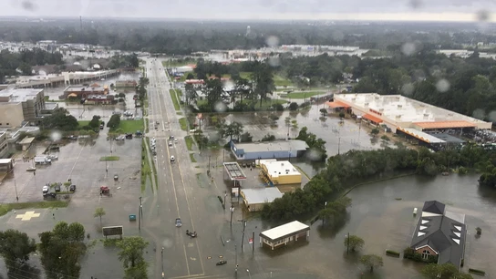 Vista aérea tomada desde un helicóptero que muestra el estado en el que ha quedado el área de Puerto Arthur, Texas, Estados Unidos, tras el paso del huracán Harvey Vista aérea tomada desde un helicóptero que muestra el estado en el que ha quedado el área de Puerto Arthur, Texas, Estados Unidos, tras el paso del huracán Harvey