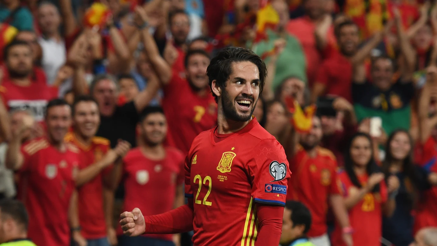 Isco sonríe tras marcar un gol con la selección española Isco sonríe tras marcar un gol con la selección española