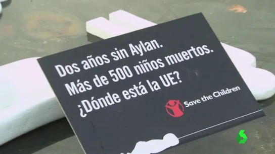 Un cartel de 'Save the Children' que denuncia la situación de los refugiados Un cartel de 'Save the Children' que denuncia la situación de los refugiados