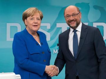 Merkel y Schulz, antes de empezar el debate Merkel y Schulz, antes de empezar el debate
