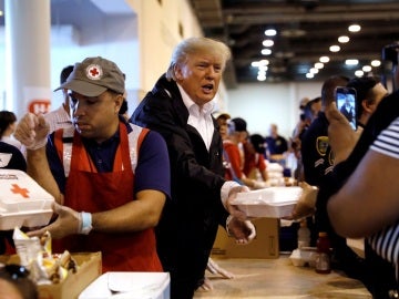 Donald Trump en su visita a las zonas más afectadas por el huracán Harvey Donald Trump en su visita a las zonas más afectadas por el huracán Harvey