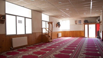 Vista del interior de la mezquita Islámica Annour de Ripoll, en la cual el imán Abdelbaki Es Satty guiaba las oraciones