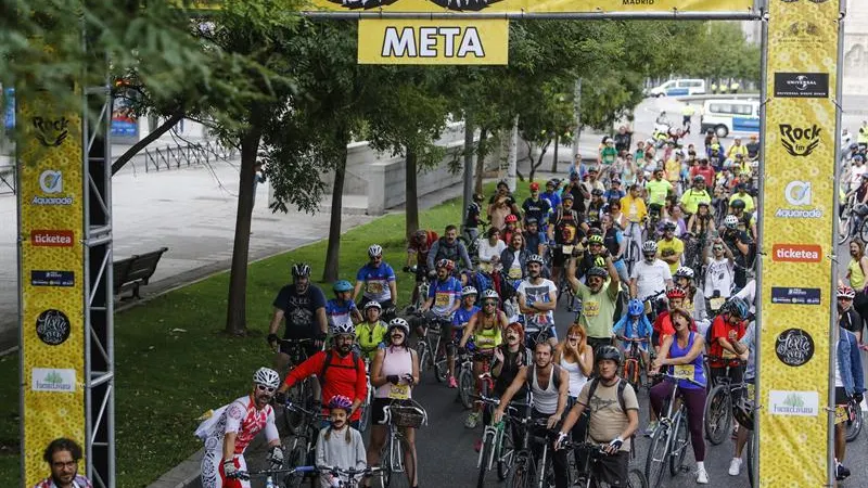 Comienzo de la marcha homenaje a Freddie Mercury