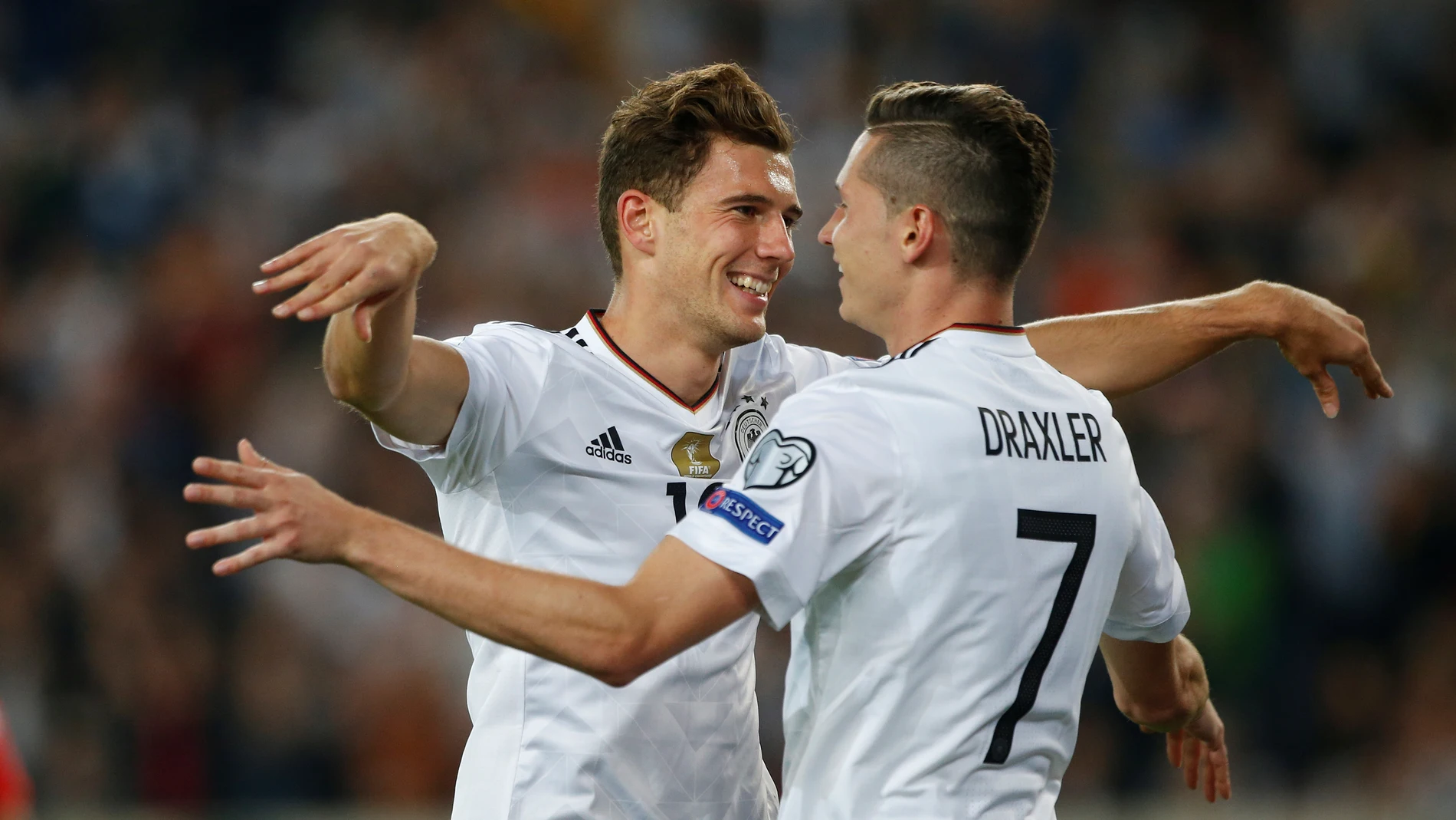 Goretzka y Draxler celebran un gol de Alemania