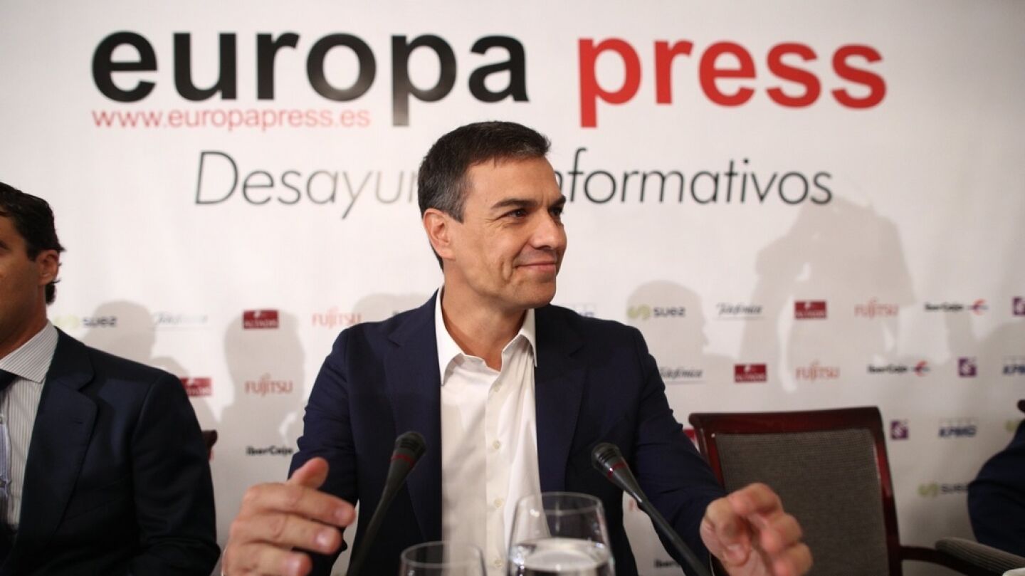 Pedro S&aacute;nchez en un desayuno informativo