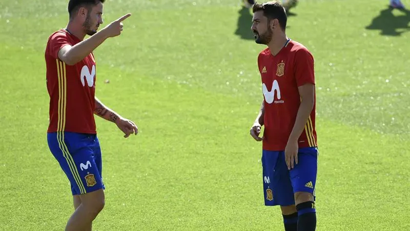 Saúl y Villa en el entrenamiento de la Selección