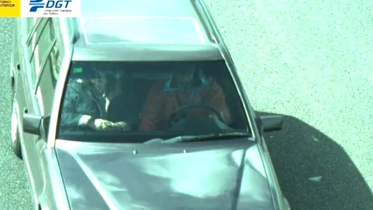 La DGT coloca nuevas cámaras para vigilar si nos ponemos el cinturón de seguridad La DGT coloca nuevas cámaras para vigilar si nos ponemos el cinturón de seguridad
