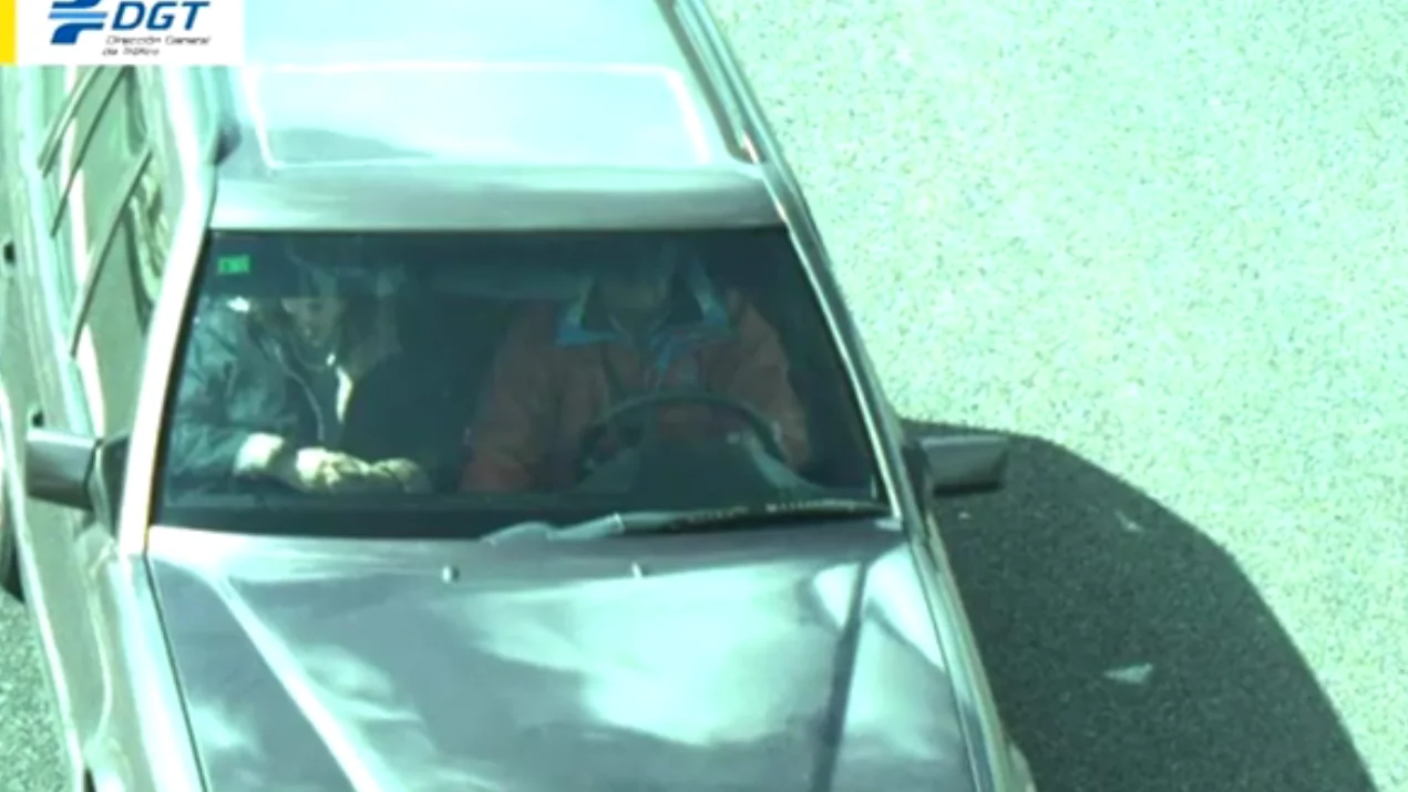 La DGT coloca nuevas cámaras para vigilar si nos ponemos el cinturón de seguridad La DGT coloca nuevas cámaras para vigilar si nos ponemos el cinturón de seguridad