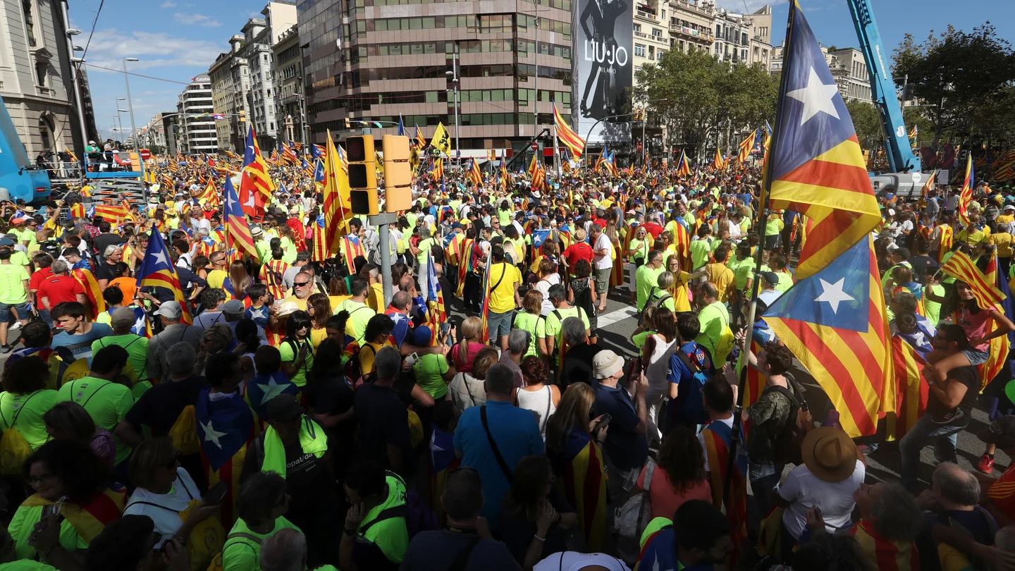 Vista de la calle Aragón con el Paseo de Gracia de Barcelona durante la Vista de la calle Aragón con el Paseo de Gracia de Barcelona durante la
