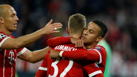 Thiago celebra su gol al Anderlecht con sus compañeros del Bayern Thiago celebra su gol al Anderlecht con sus compañeros del Bayern