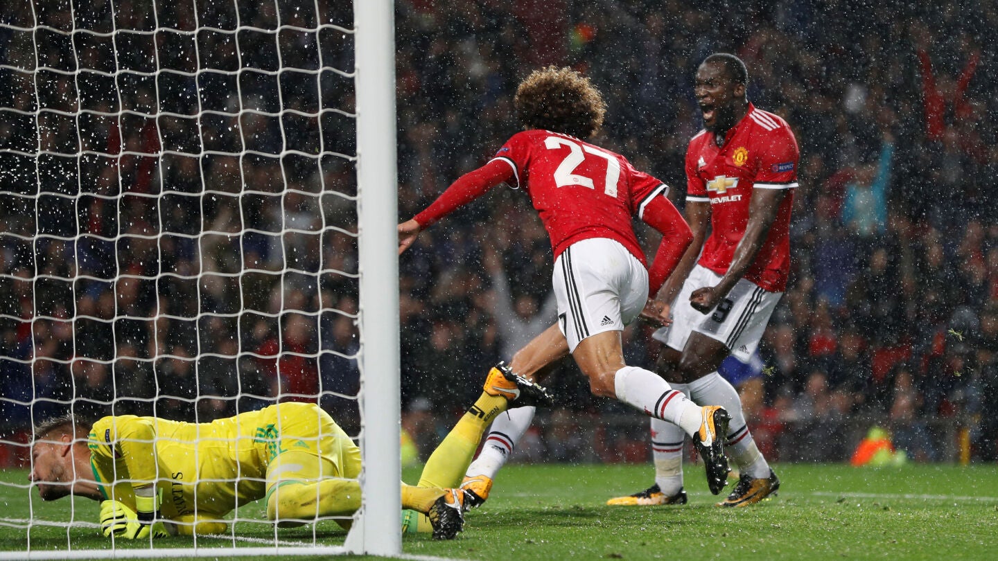 Fellaini marca con el United ante el Basilea