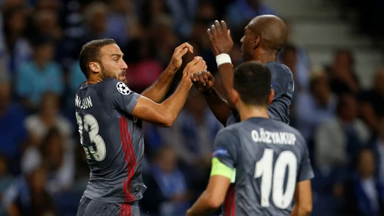 El Besiktas festeja un gol ante el Oporto El Besiktas festeja un gol ante el Oporto