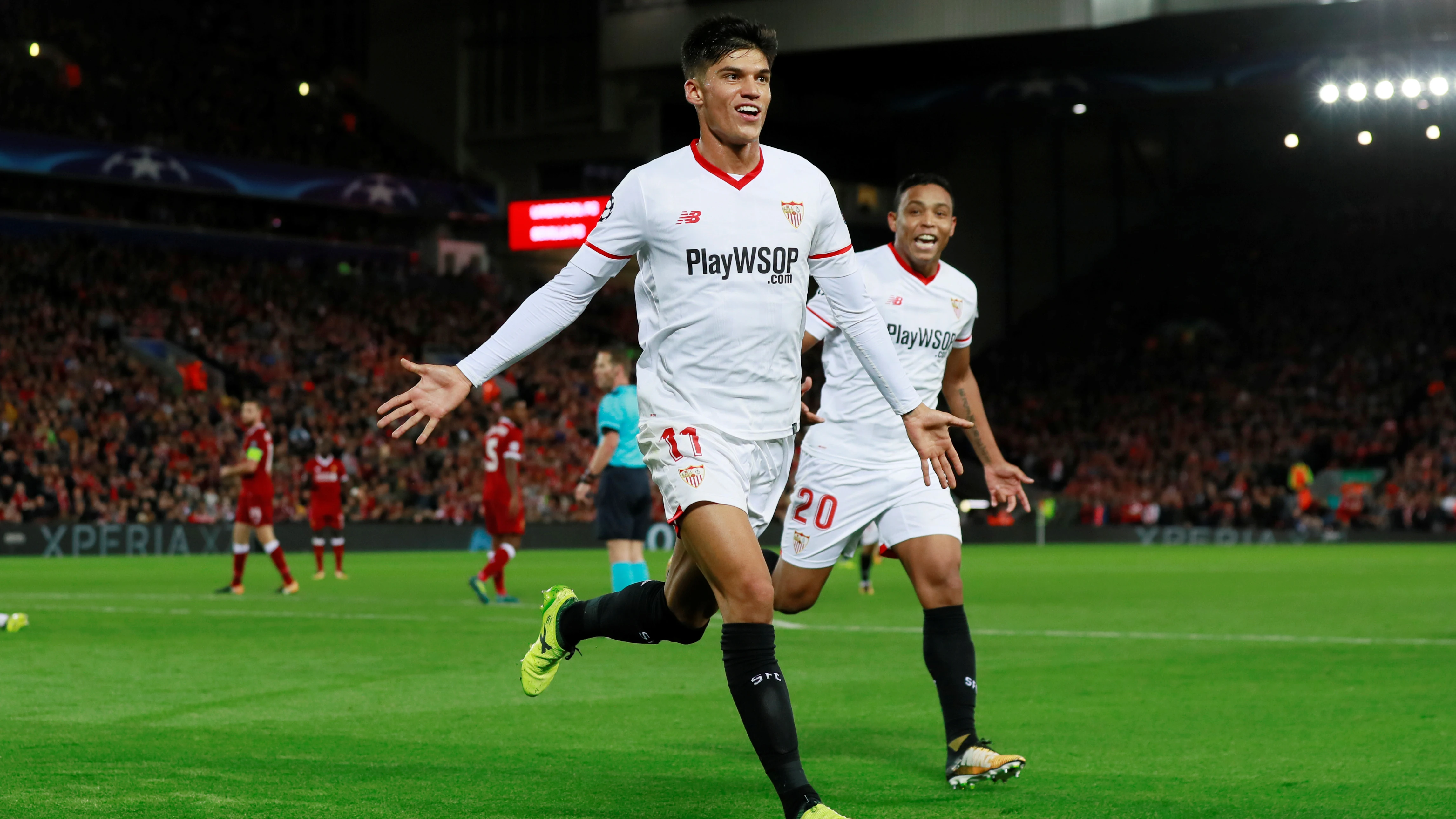 Correa festeja el gol del 2-2 en Anfield