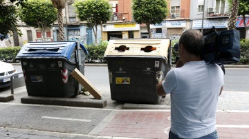 Un ciudadano encontró una bolsa entre dos contenedores que contenía restos humanos