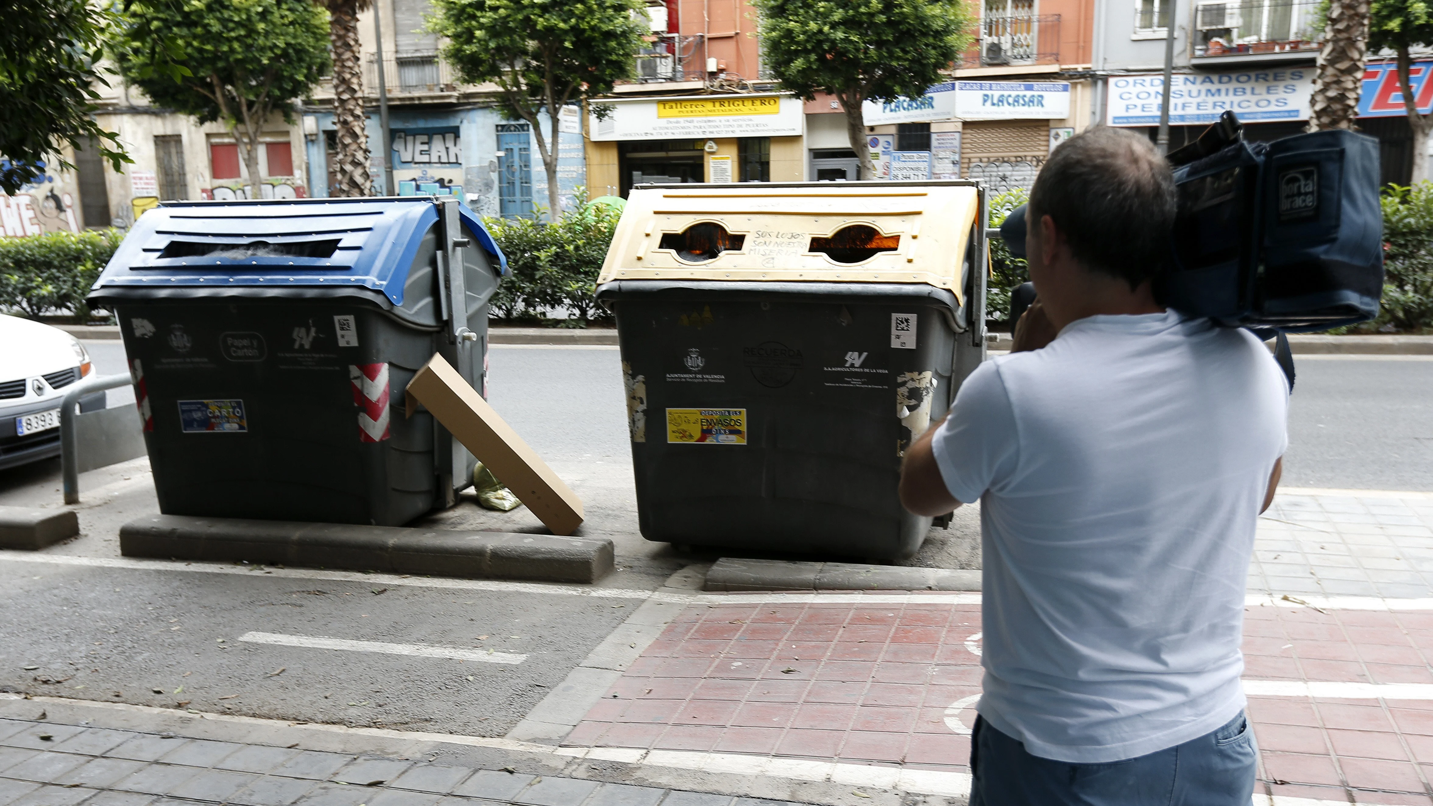 Un ciudadano encontró una bolsa entre dos contenedores que contenía restos humanos