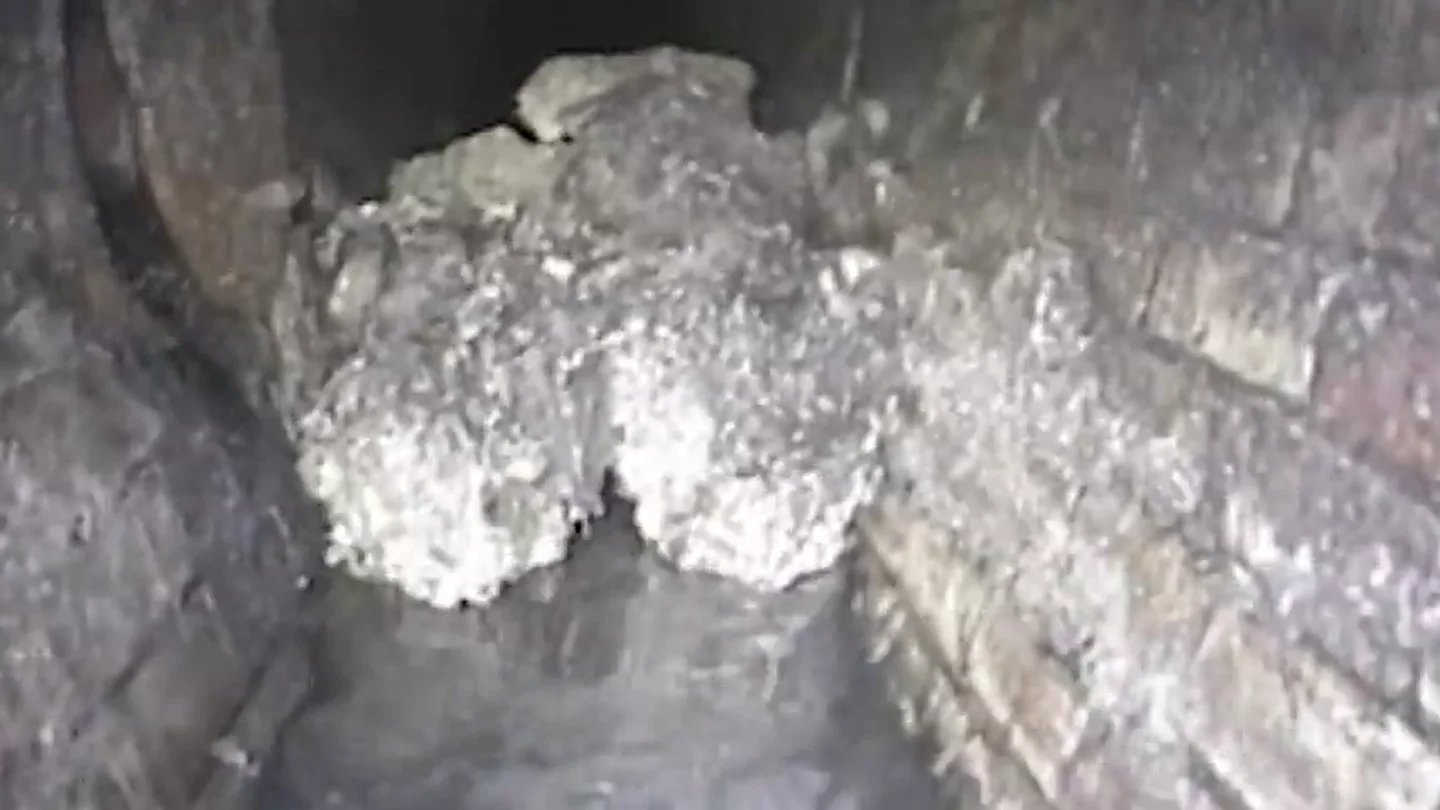 Un 'fatberg' de 150 toneladas bloquea las alcantarillas de Londres Un 'fatberg' de 150 toneladas bloquea las alcantarillas de Londres