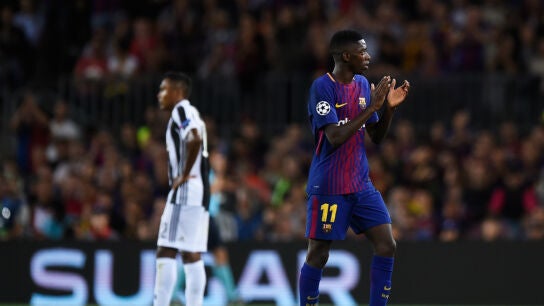 Dembel&eacute; aplaude