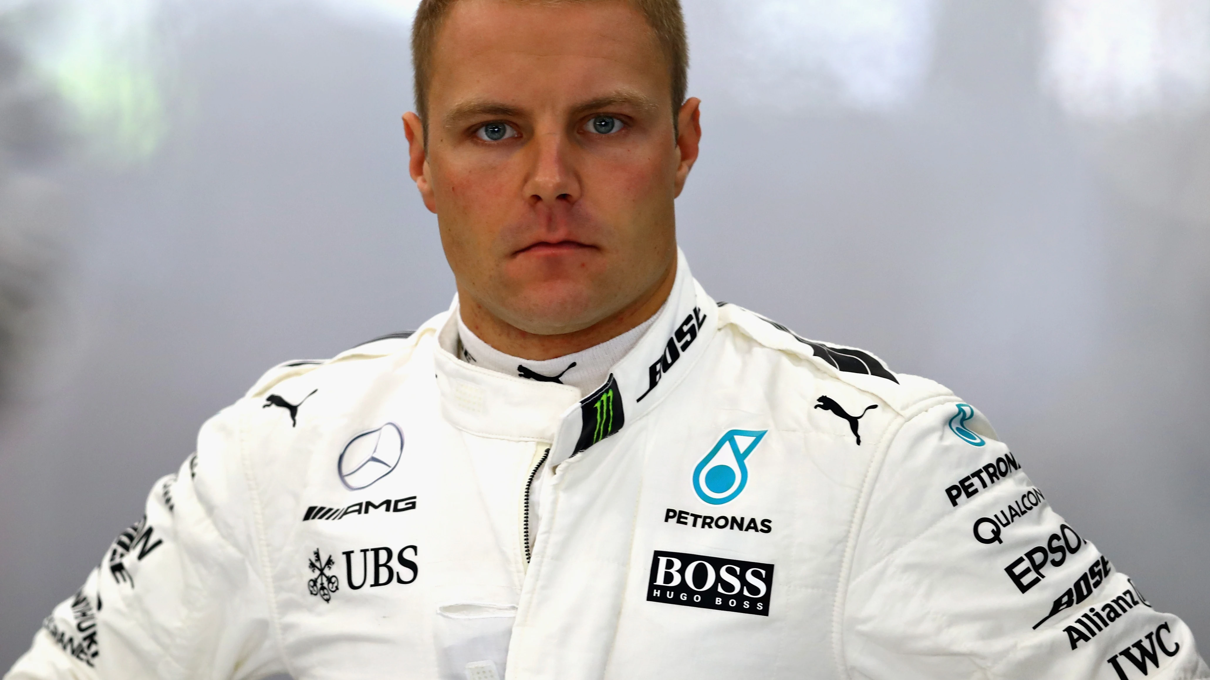 Valtteri Bottas, pensativo antes de una carrera con Mercedes Valtteri Bottas, pensativo antes de una carrera con Mercedes