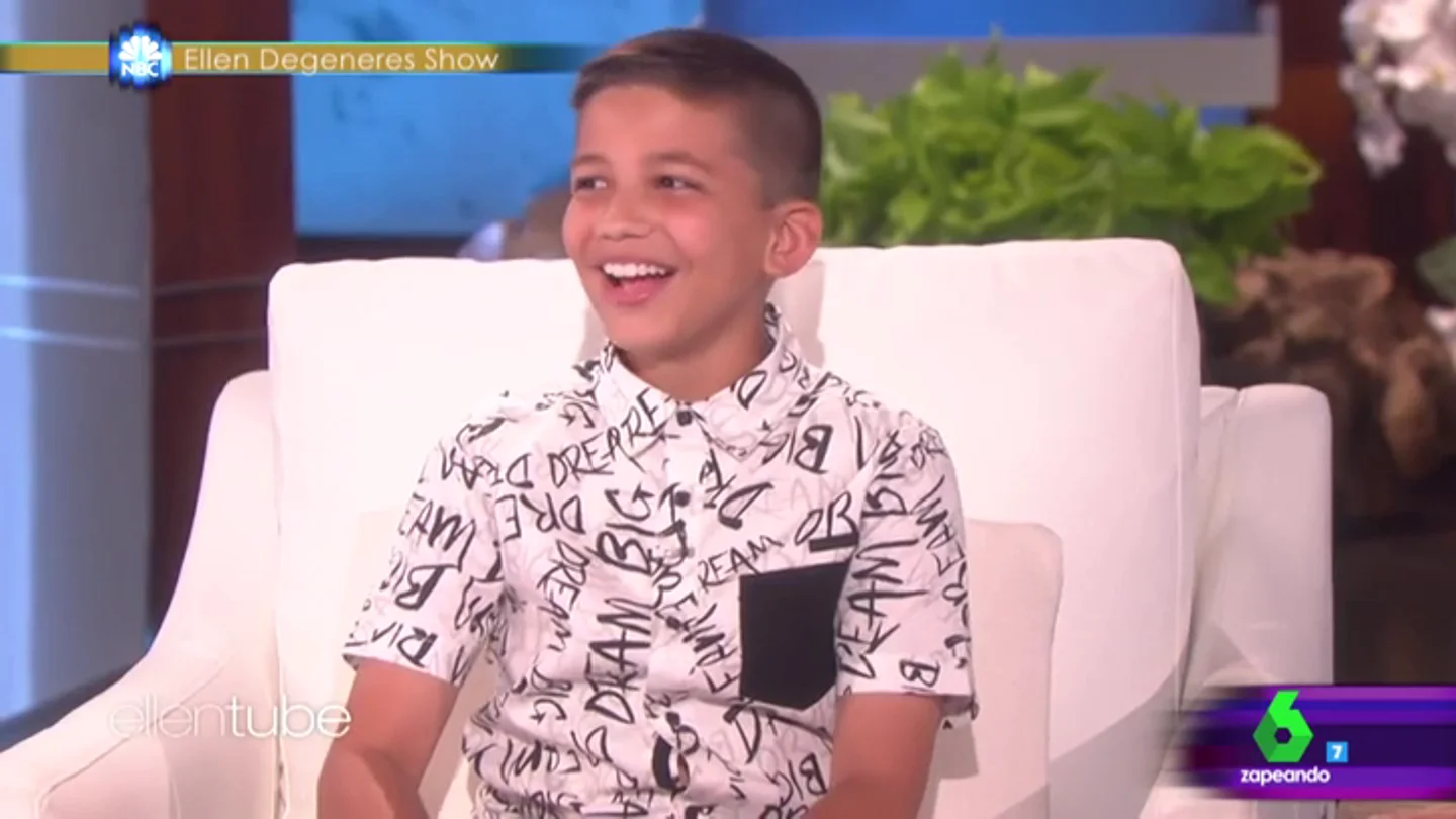 Luke, el pequeño que canta Frozen Luke, el pequeño que canta Frozennino