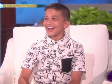 Luke, el pequeño que canta Frozen Luke, el pequeño que canta Frozen