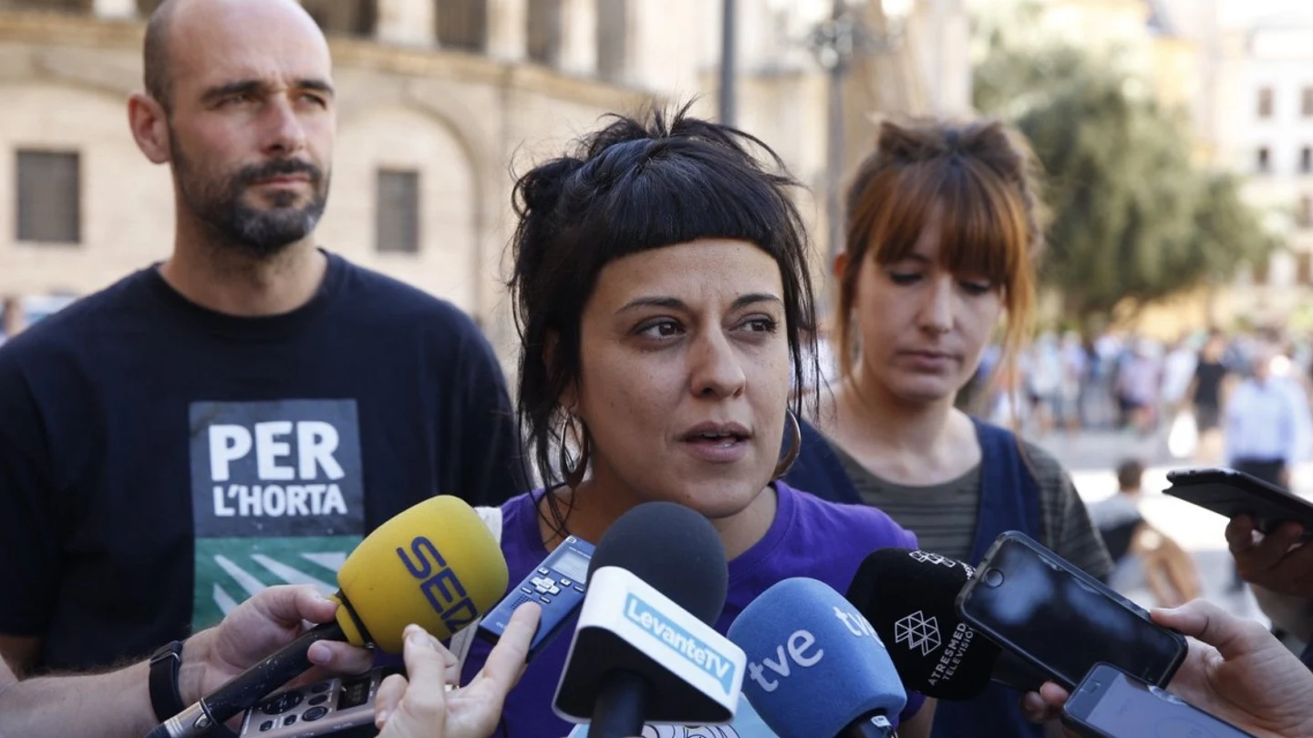 Anna Gabriel hablando ante los medios Anna Gabriel hablando ante los medios