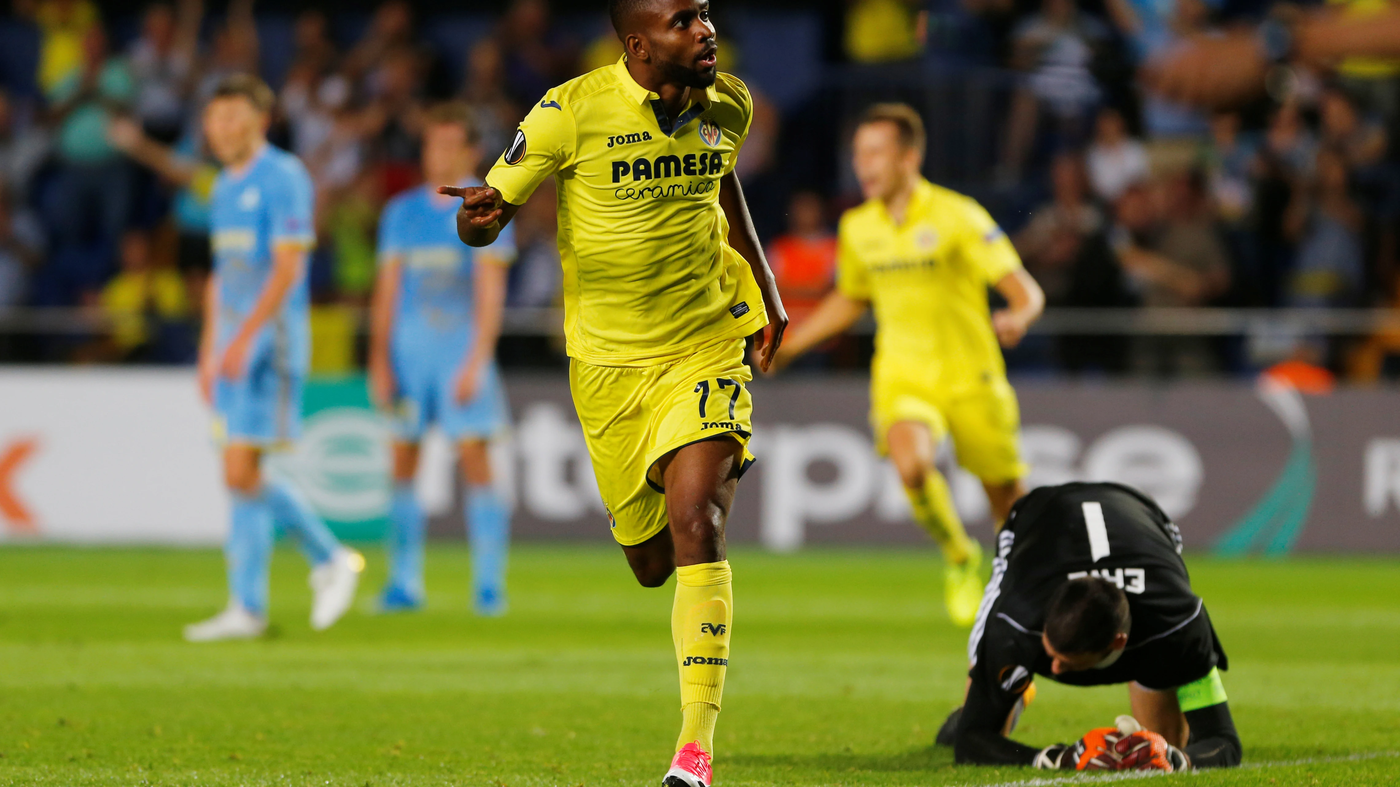 Bakambu hizo el segundo gol del Villarreal