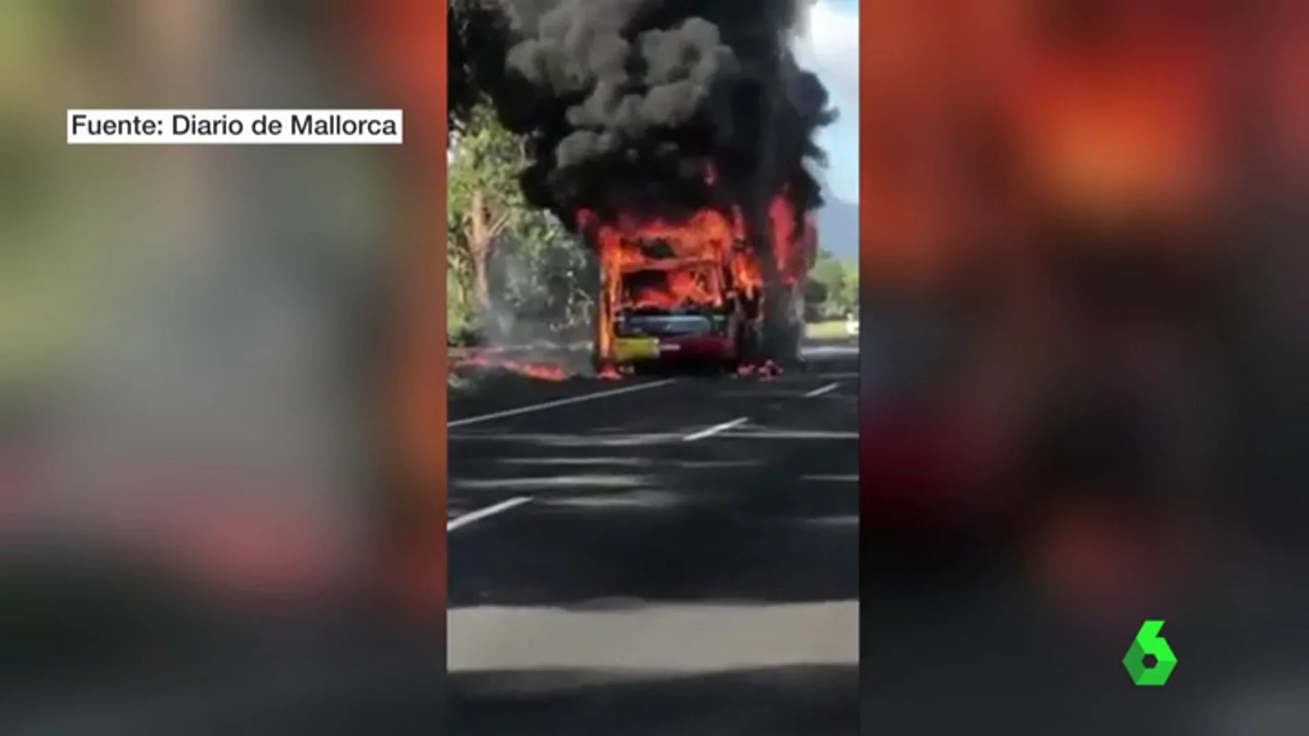 Un autobús sale ardiendo con 25 personas dentro en Mallorca 