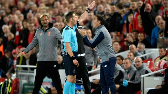 Berizzo, siendo expulsado Berizzo, siendo expulsado