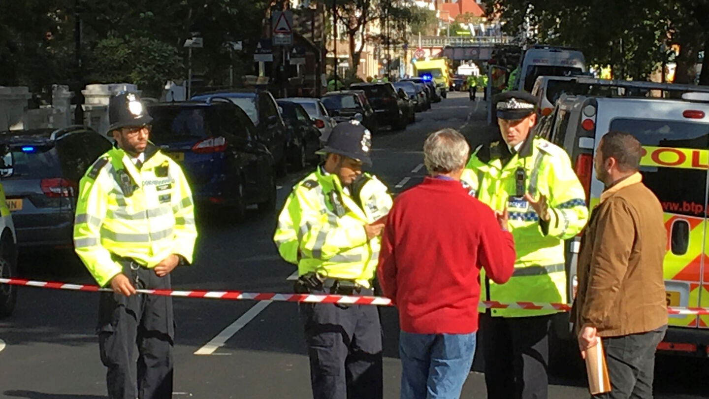 El cord&oacute;n policial de la polic&iacute;a Metropolitana de Londres