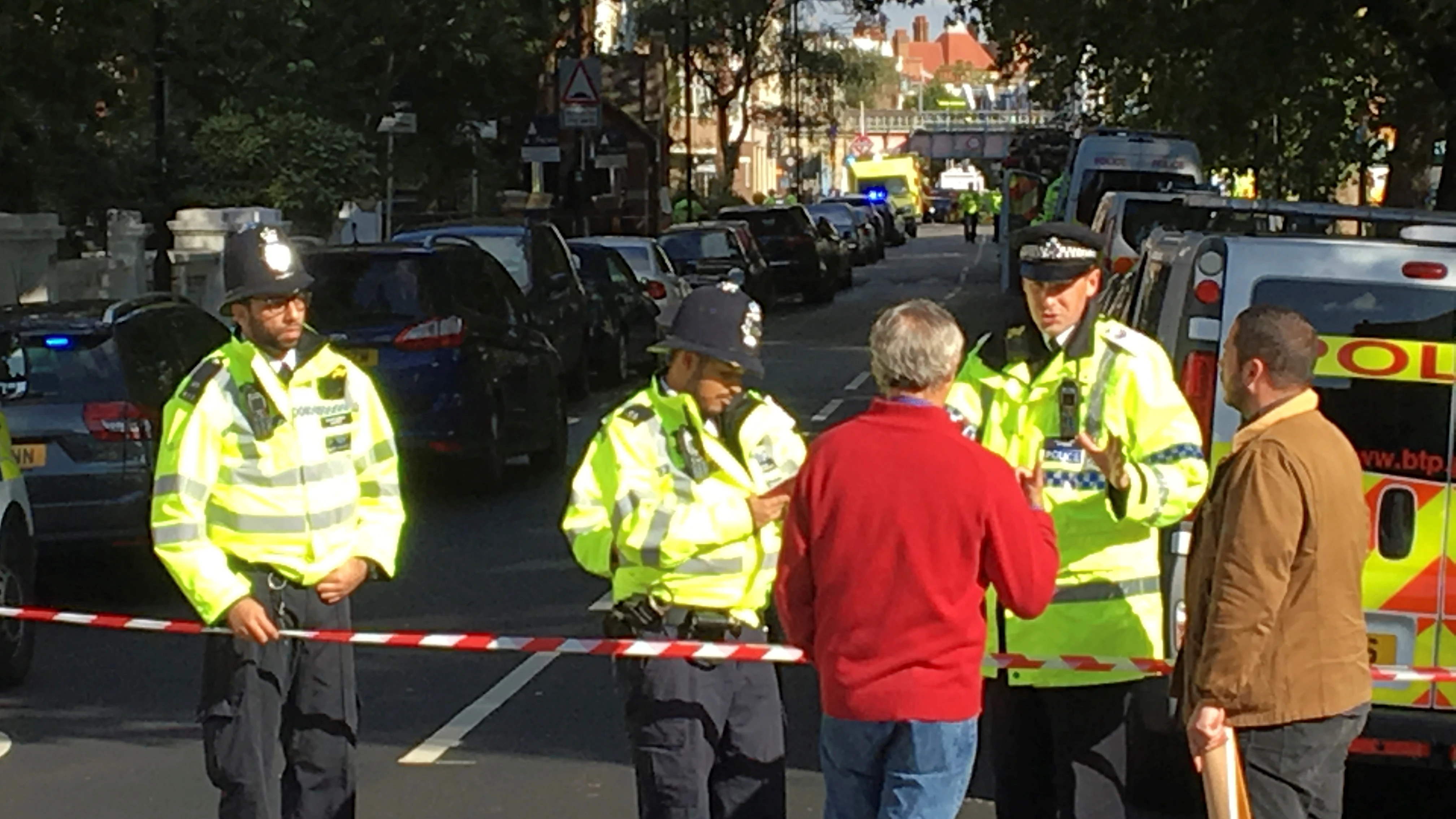 El cordón policial de la policía Metropolitana de Londres