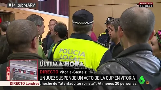 Desalojan un acto de la CUP sobre el 1-O en Vitoria tras ser suspendido por el juez Desalojan un acto de la CUP sobre el 1-O en Vitoria tras ser suspendido por el juez