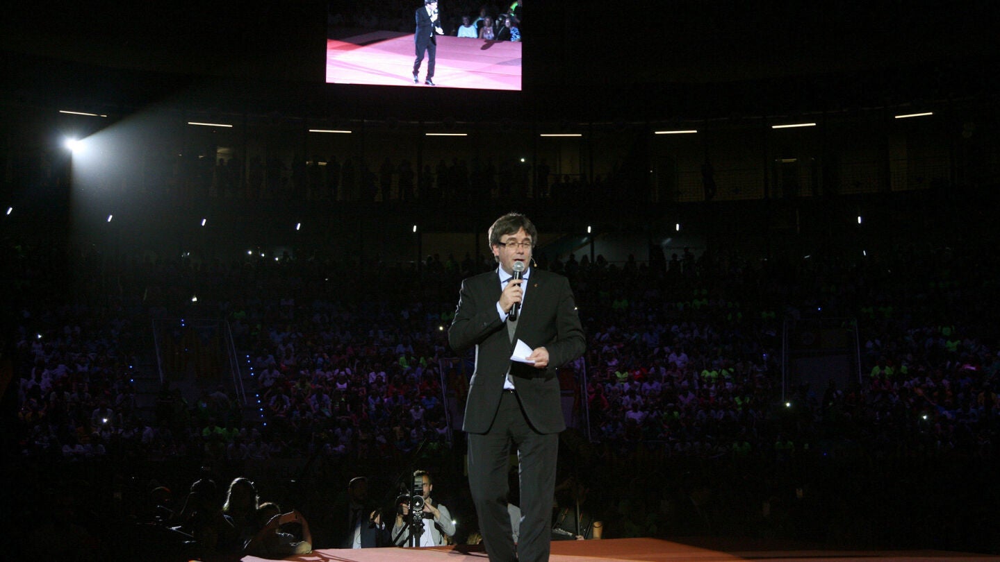 El presidente de la Generalitat, Carles Puigdemont, durante su intervenci&oacute;n en el Tarraco Arena 