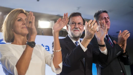 Mariano Rajoy, junto a la secretaria general del PP, María Dolores de Cospedal, y el presidente de los populares catalanes, Xavier García Albiol Mariano Rajoy, junto a la secretaria general del PP, María Dolores de Cospedal, y el presidente de los populares catalanes, Xavier García Albiol