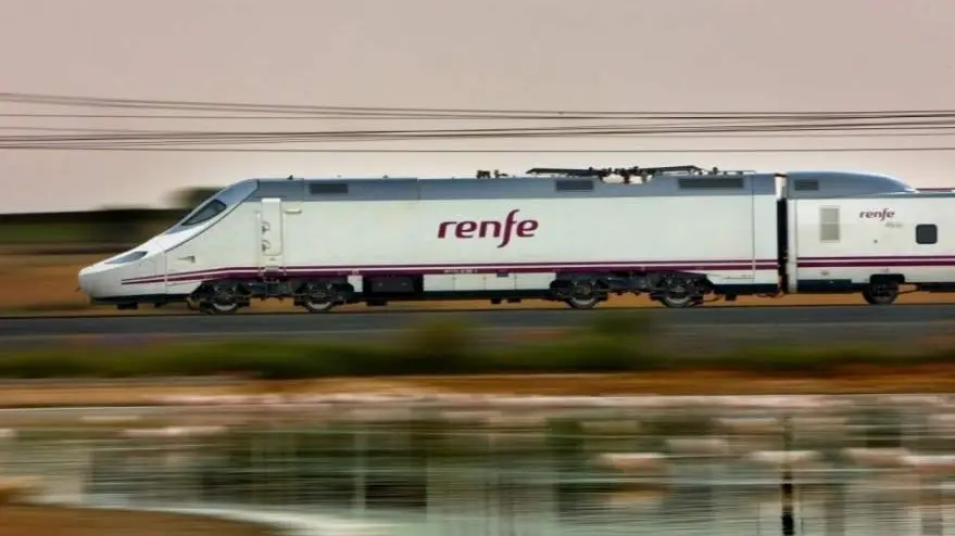 Uno de los trenes con los que opera Renfe