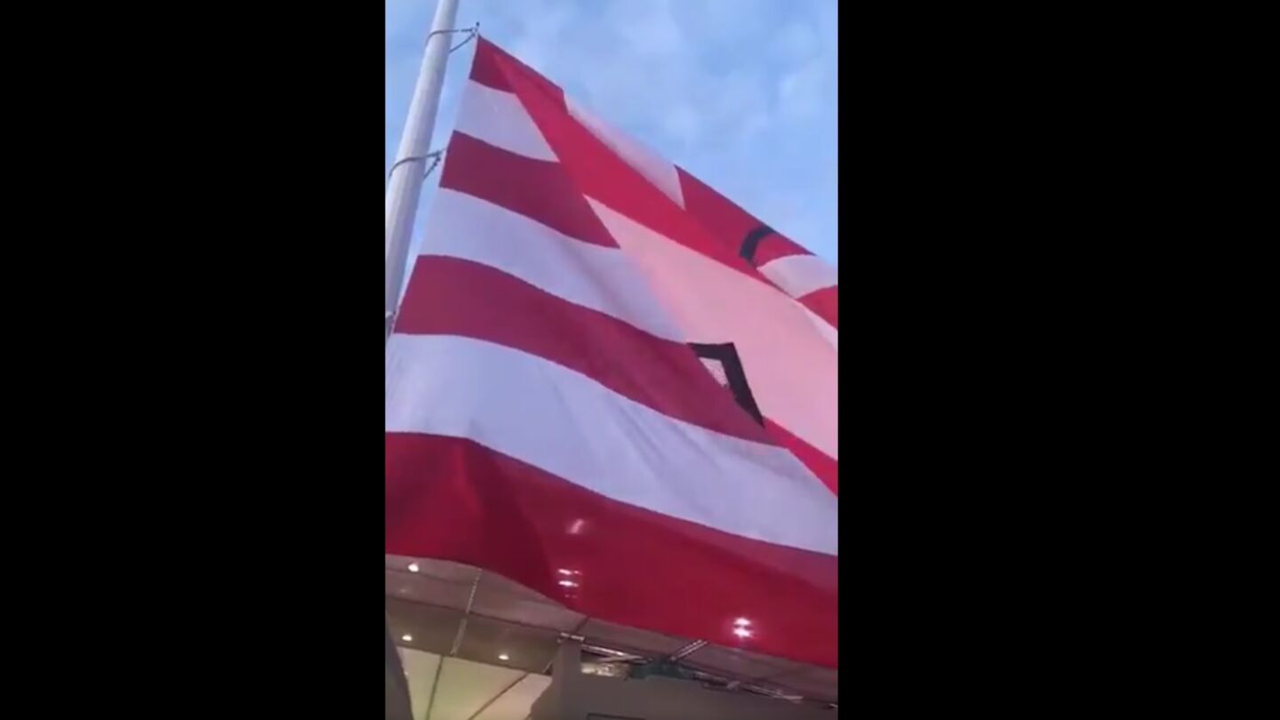 El fallido izado de la bandera del Atl&eacute;tico en el Wanda