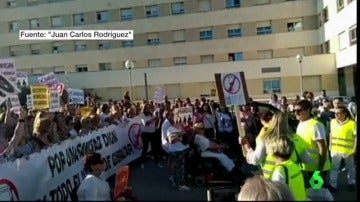 Miles de personas exigen en Algeciras que se contrate más personal sanitario