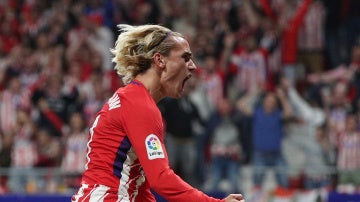 Antoine Griezmann celebra el primer gol de la historia en el Wanda Metropolitano