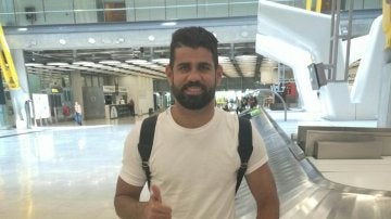 Diego Costa, a su llegada al aeropuerto 