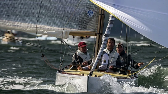 El Rey emérito Juan Carlos I nevegando El Rey emérito Juan Carlos I nevegando