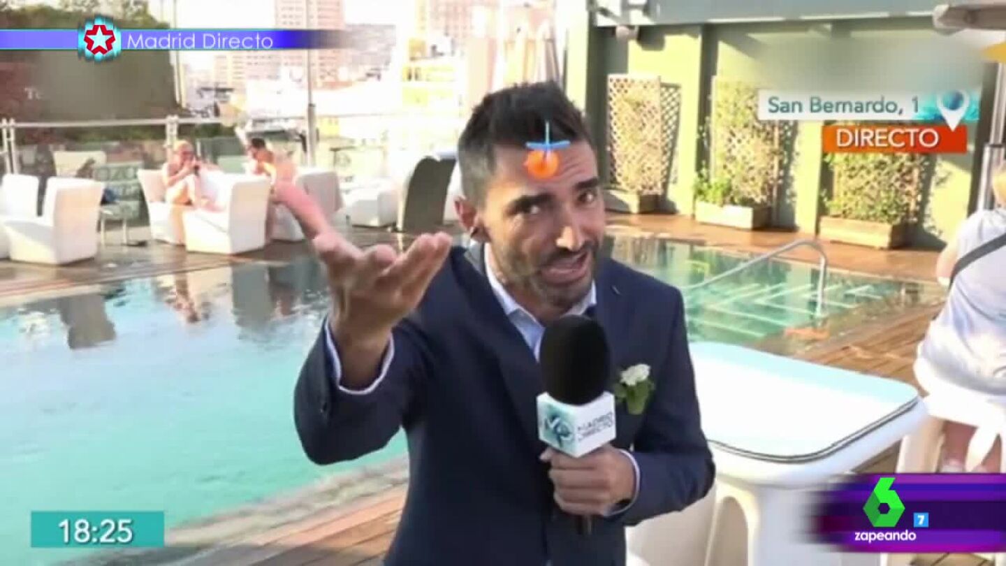 Pablo Cosano, el reportero que tira la ca&ntilde;a en una fiesta de solteros