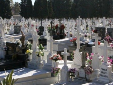 Cementerio de Sevilla, donde está enterrado el padre de la demandante Cementerio de Sevilla, donde está enterrado el padre de la demandante